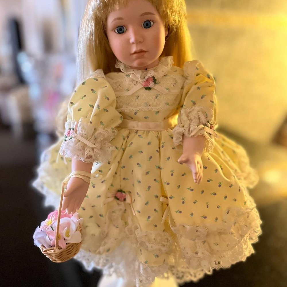 Dynasty Doll Collection - 16" Martina